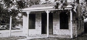 Schandua House, 111 East Austin Street